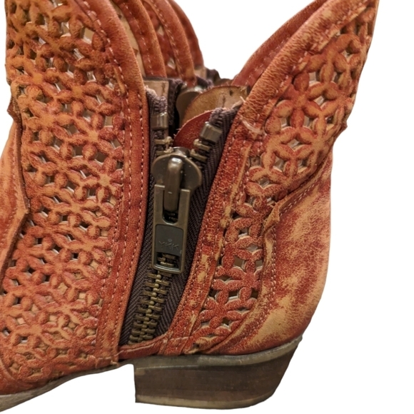 Circle G Corral Red Cut Out Shortie Bootie - Picture 12 of 15